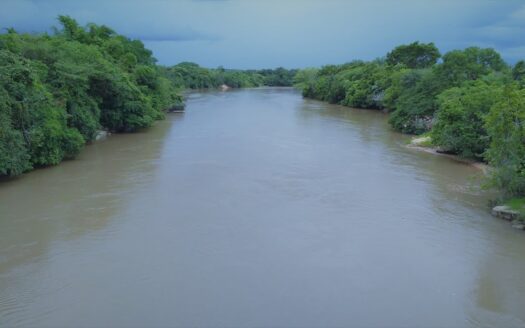 Fazenda em Coxim MS, às Margens do Rio Taquari