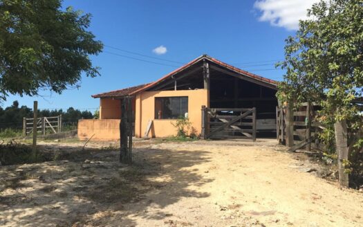 Fazenda em Araruama no RJ à Venda – Porteira Fechada