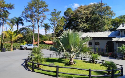 SÍTIO DE ALTO PADRÃO EM BOTUCATU/SP