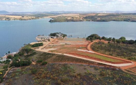MARINA À VENDA NA REPRESA DE FURNAS EM CAPITÓLIO/MG